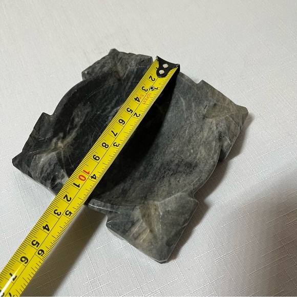 Vintage HAND-CARVED ALABASTER Ashtray or trinket dish
Aztec or Mayan Designs - Picture 5 of 6